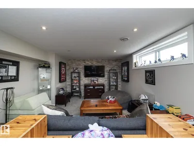 10623 75 ST NW photo 35
