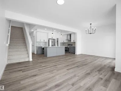 19066 20A AV NW photo 26