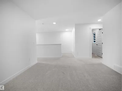 19066 20A AV NW photo 38