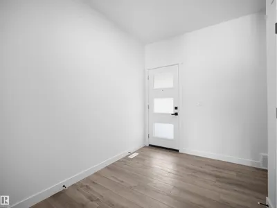 19066 20A AV NW photo 63