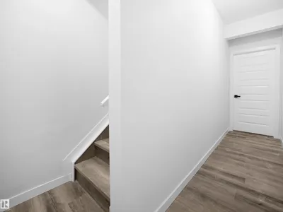 19066 20A AV NW photo 57