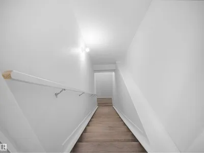 19066 20A AV NW photo 42