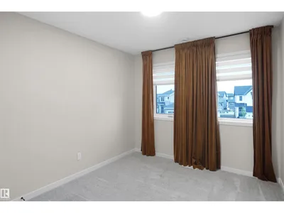 7100 51 AV photo 37