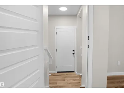 7100 51 AV photo 40