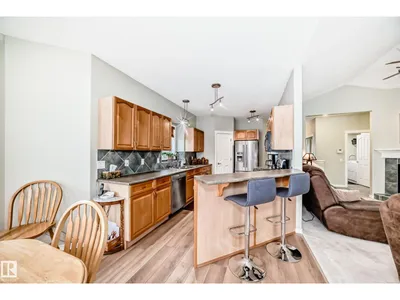 576 GLENWRIGHT CR NW photo 15