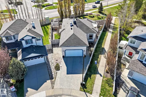 576 GLENWRIGHT CR NW photo 3