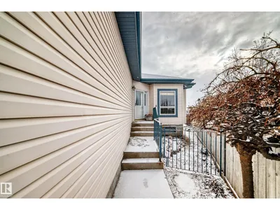 576 GLENWRIGHT CR NW photo 4