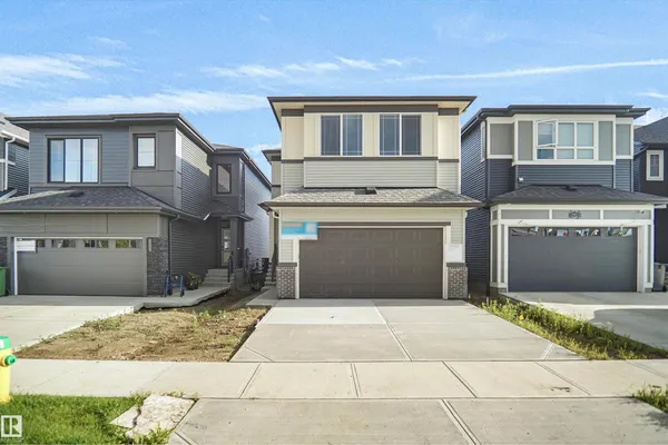 7113 51 AV photo 2