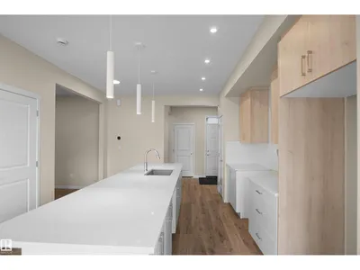 22915 95 AV NW photo 10