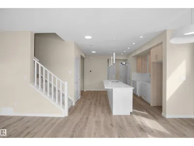 22915 95 AV NW photo 4