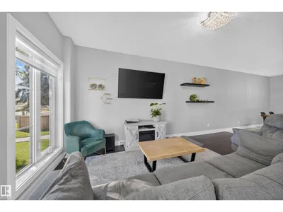10510 153 ST NW photo 25