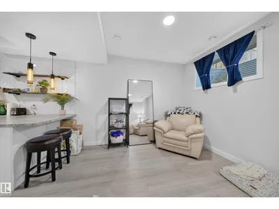 10510 153 ST NW photo 62