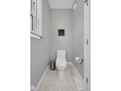 10510 153 ST NW photo 35