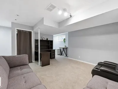 #1 3 GROVE MEADOW DR photo 24