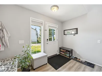 #1 3 GROVE MEADOW DR photo 4