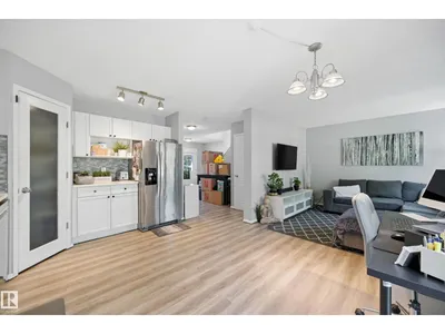#1 3 GROVE MEADOW DR photo 8