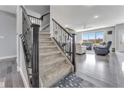 2639 17 AV NW photo 11