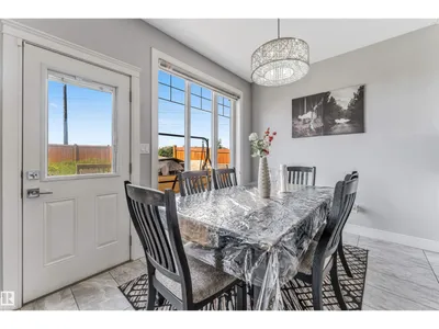 2639 17 AV NW photo 14
