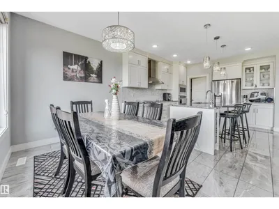 2639 17 AV NW photo 15