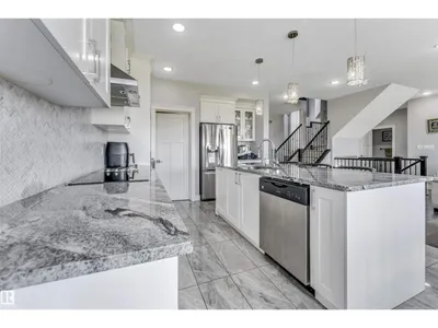 2639 17 AV NW photo 16