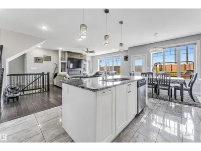 2639 17 AV NW photo 17