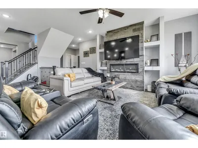 2639 17 AV NW photo 19