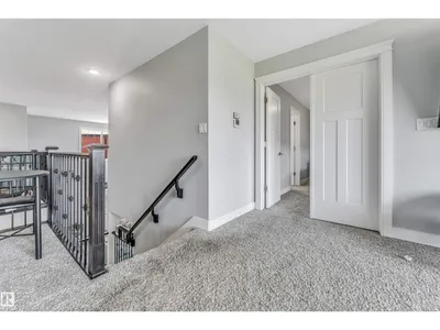 2639 17 AV NW photo 21