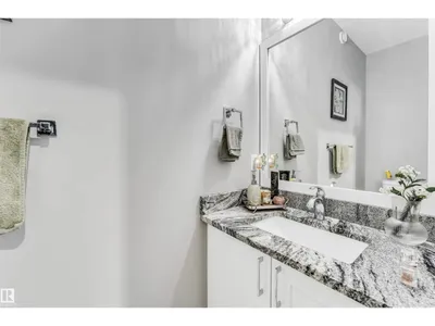 2639 17 AV NW photo 38