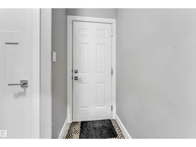 2639 17 AV NW photo 40