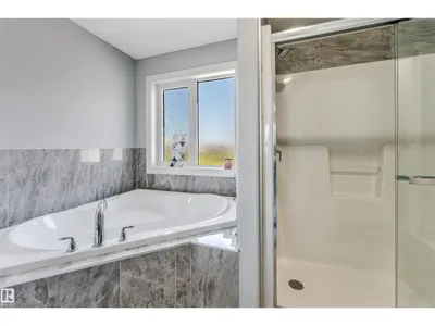 2639 17 AV NW photo 42