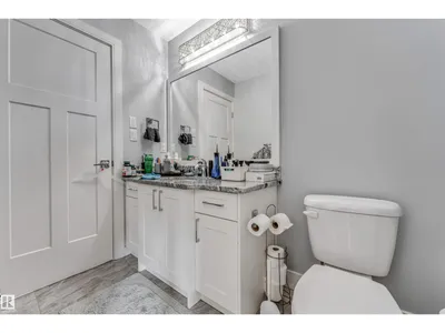 2639 17 AV NW photo 43