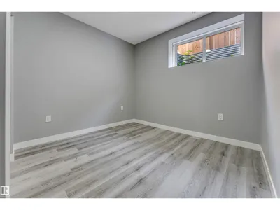 2639 17 AV NW photo 47