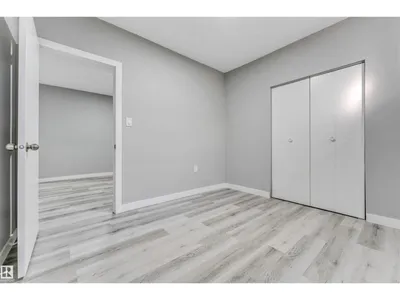2639 17 AV NW photo 50