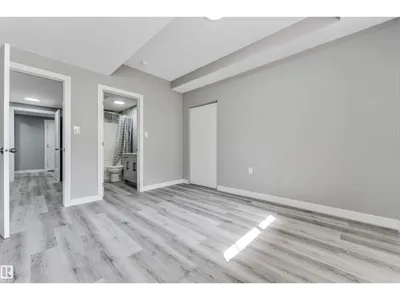 2639 17 AV NW photo 53