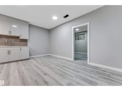 2639 17 AV NW photo 54