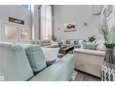 2639 17 AV NW photo 7