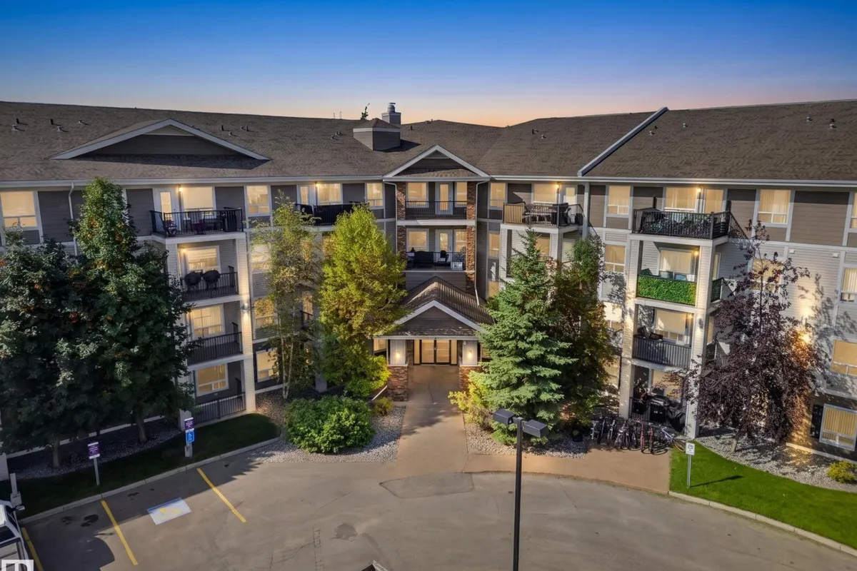 #6430 7331 South Terwillegar DR NW exterior