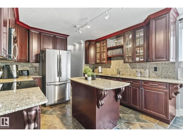#405 10745 83 AV NW, Edmonton