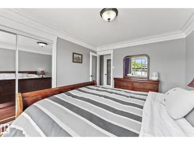 #405 10745 83 AV NW photo 21