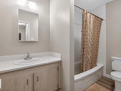 11368 139 AV NW photo 13