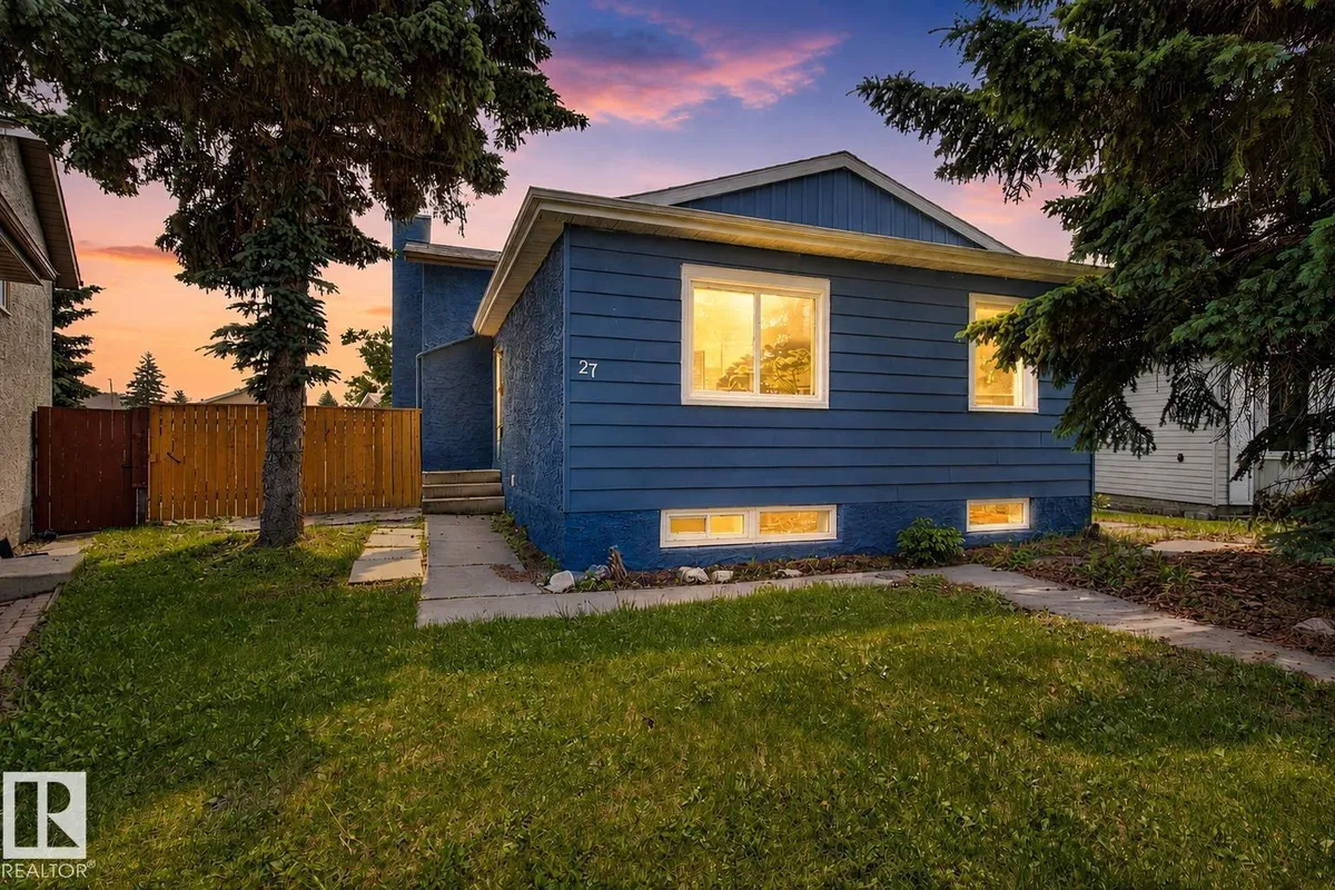 27 KINISKI CR NW exterior