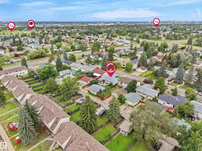 7435 32 AV NW photo 6