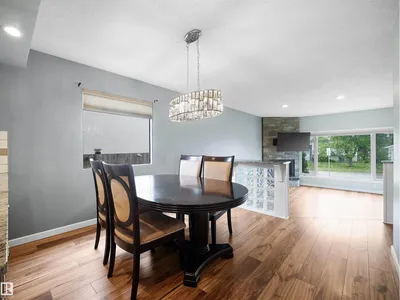 7435 32 AV NW photo 19