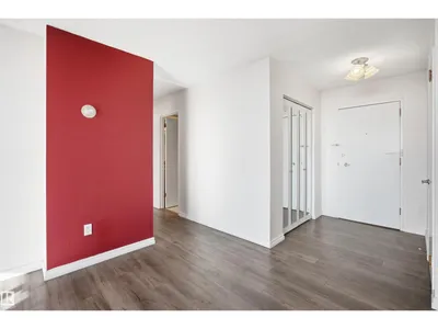 #1115 13910 Stony Plain RD NW photo 8