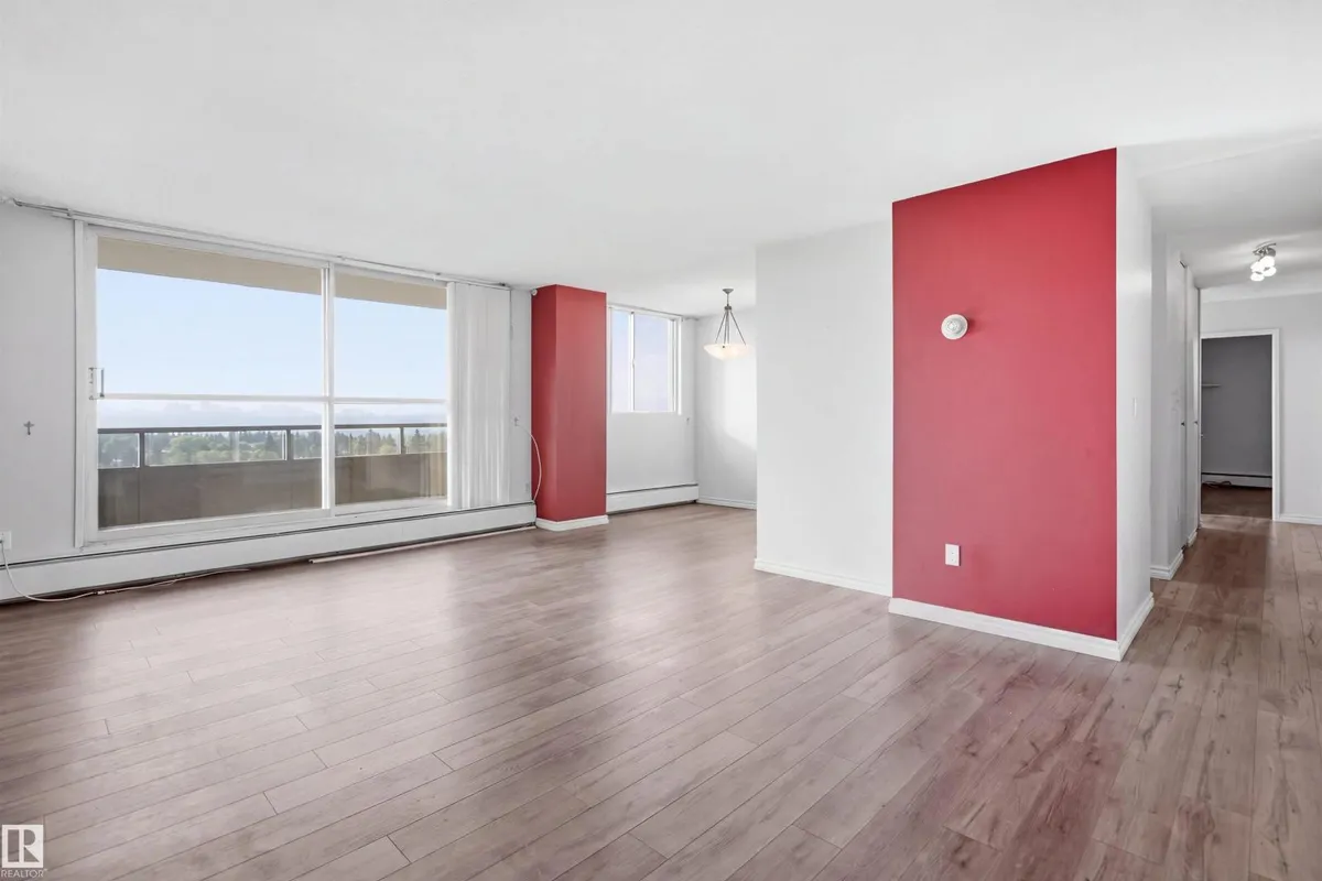 #1115 13910 Stony Plain RD NW exterior