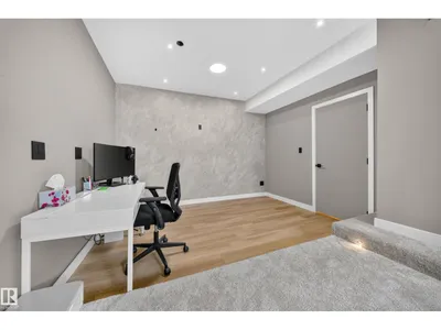 4301 38 st photo 56