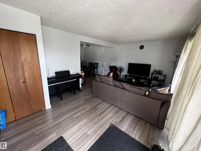 10013 153 ST NW photo 37