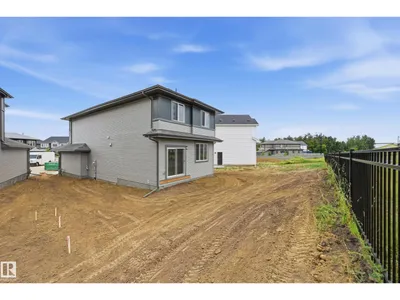 22612 89 AV NW photo 30