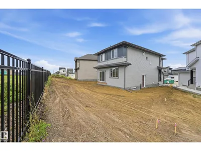22612 89 AV NW photo 29