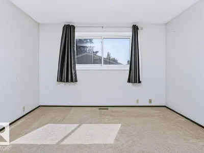 3633 44 AV NW photo 13